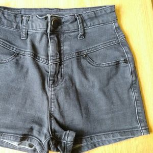 24" BDG super high rise shorts 24W black vintage